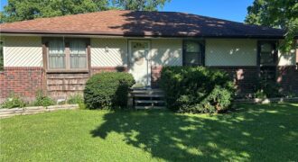 6740 SE Horseshoe Drive, Holt, MO 64048