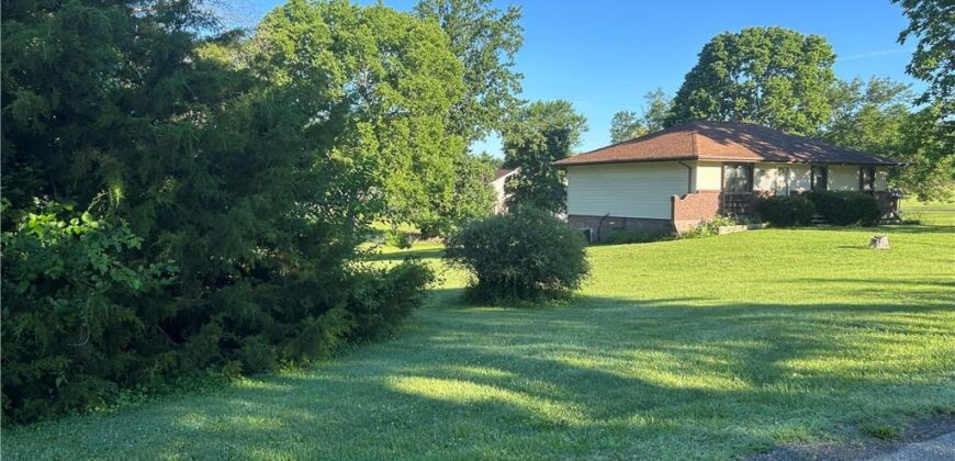 6740 SE Horseshoe Drive, Holt, MO 64048