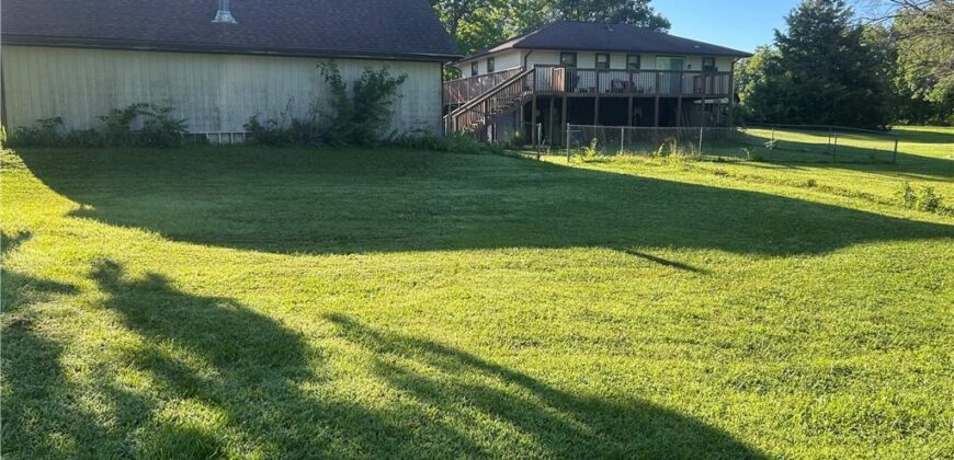 6740 SE Horseshoe Drive, Holt, MO 64048