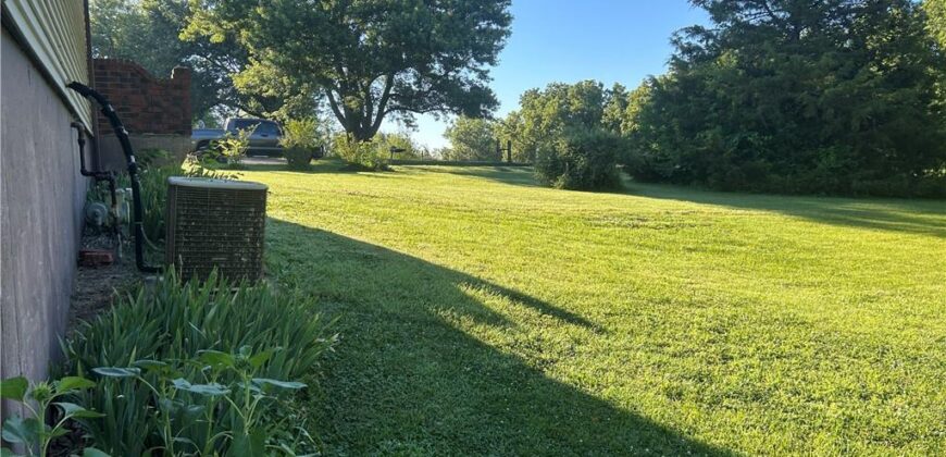 6740 SE Horseshoe Drive, Holt, MO 64048