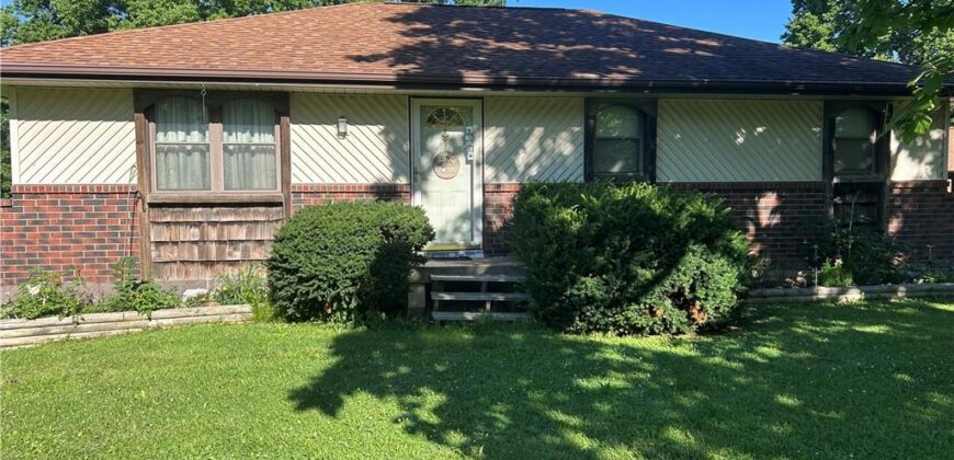 6740 SE Horseshoe Drive, Holt, MO 64048