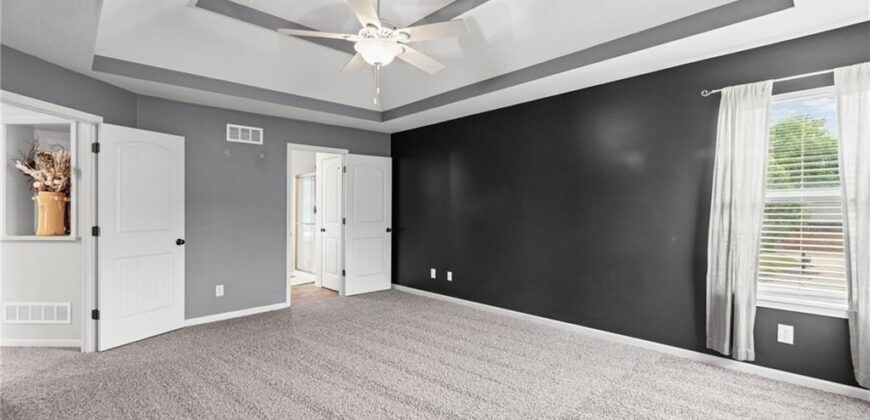 1913 White Tail Lane, Liberty, MO 64068