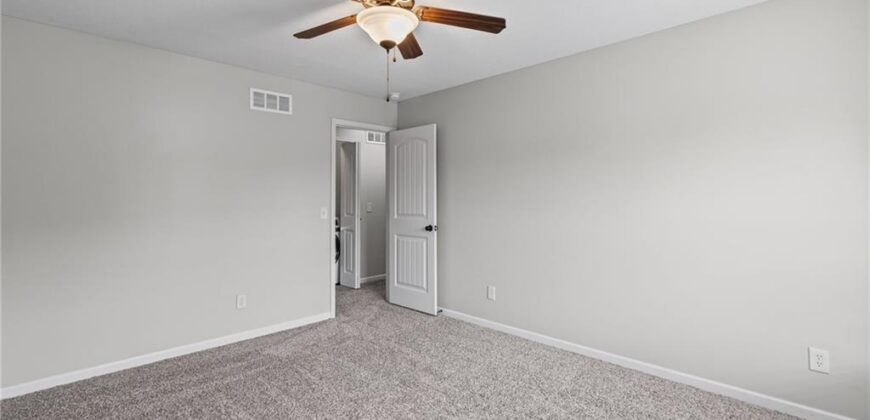 1913 White Tail Lane, Liberty, MO 64068