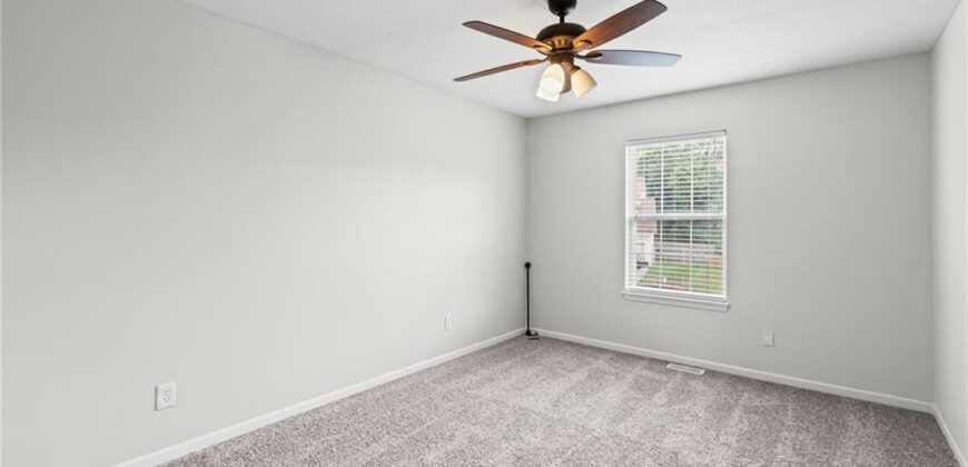 1913 White Tail Lane, Liberty, MO 64068