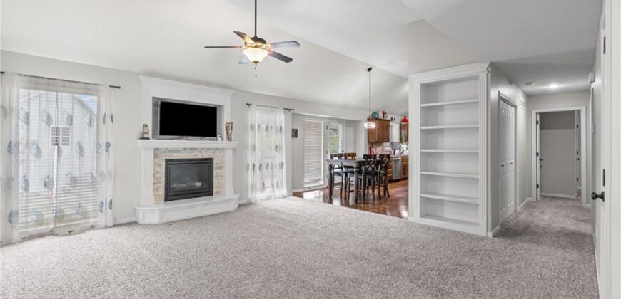 1913 White Tail Lane, Liberty, MO 64068
