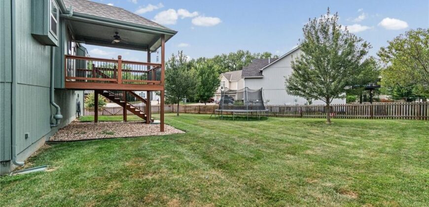1913 White Tail Lane, Liberty, MO 64068