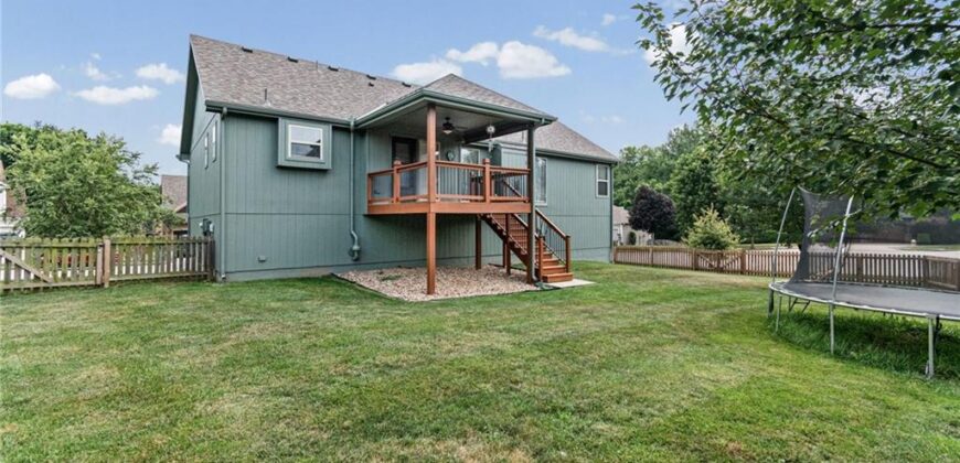 1913 White Tail Lane, Liberty, MO 64068