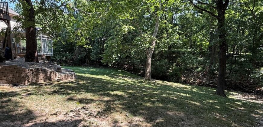 6001 78th Court, Kansas City, MO 64151