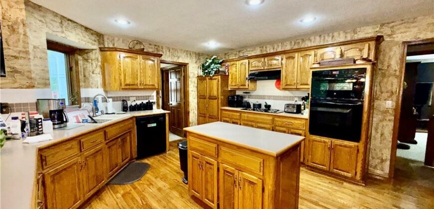 6001 78th Court, Kansas City, MO 64151