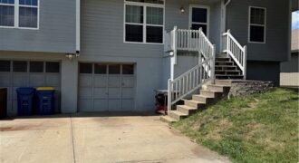 905 Paradise Lane, Smithville, MO 64089