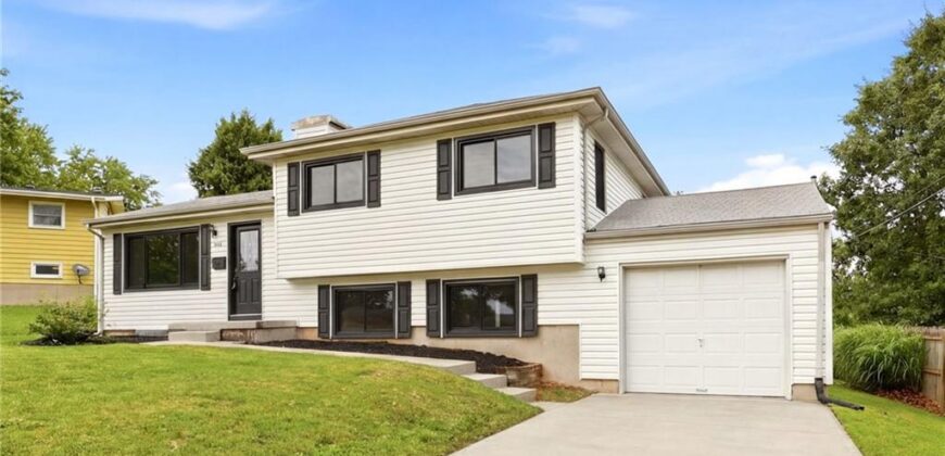 1702 NE Shady Lane Drive, Gladstone, MO 64118