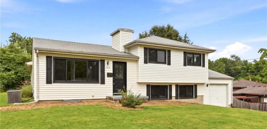 1702 NE Shady Lane Drive, Gladstone, MO 64118
