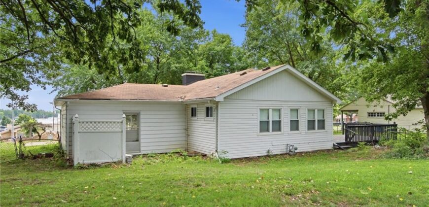 5048 N Olive Street, Kansas City, MO 64118