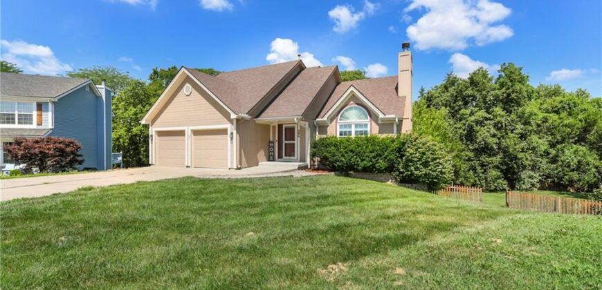 604 Hawthorne Place, Liberty, MO 64068