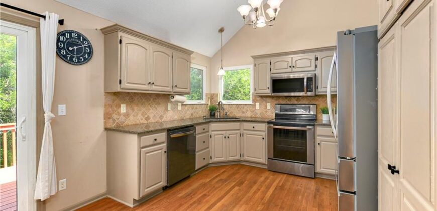 604 Hawthorne Place, Liberty, MO 64068
