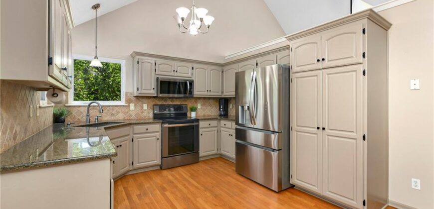 604 Hawthorne Place, Liberty, MO 64068