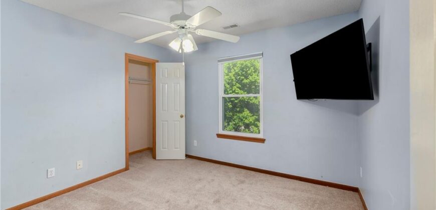 604 Hawthorne Place, Liberty, MO 64068