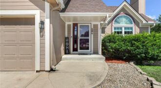 604 Hawthorne Place, Liberty, MO 64068