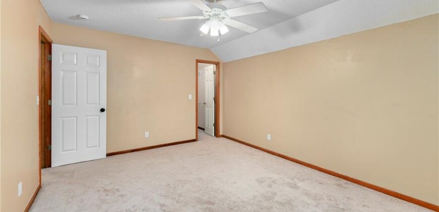 604 Hawthorne Place, Liberty, MO 64068