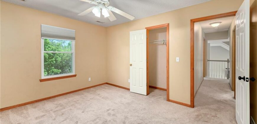 604 Hawthorne Place, Liberty, MO 64068