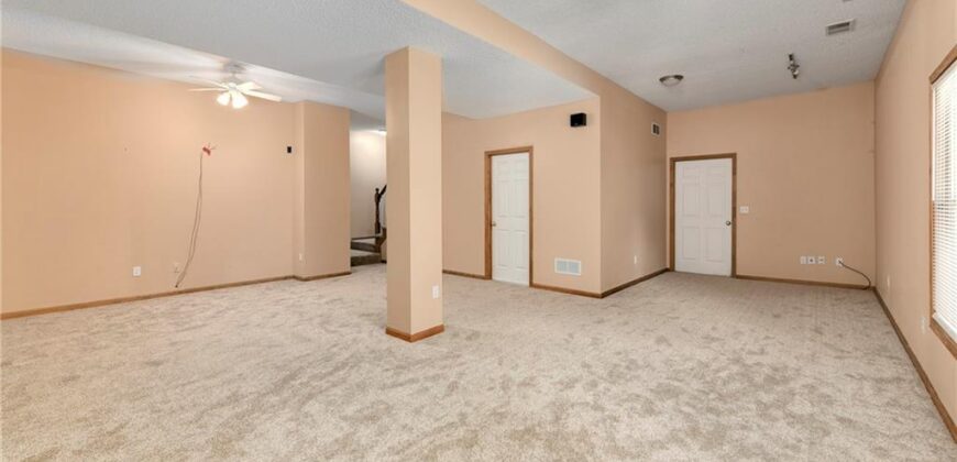 604 Hawthorne Place, Liberty, MO 64068