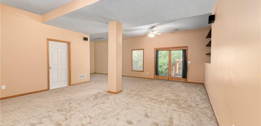 604 Hawthorne Place, Liberty, MO 64068