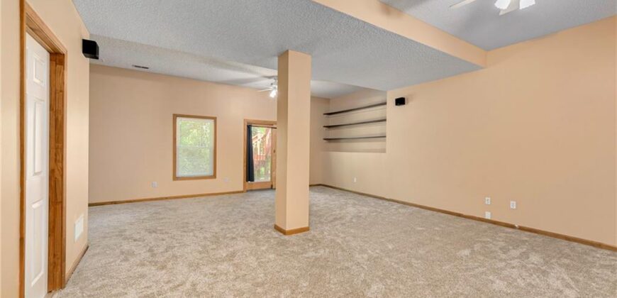604 Hawthorne Place, Liberty, MO 64068