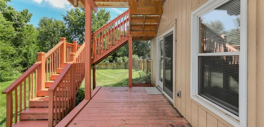 604 Hawthorne Place, Liberty, MO 64068