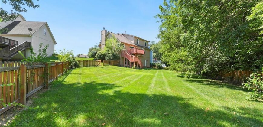 604 Hawthorne Place, Liberty, MO 64068