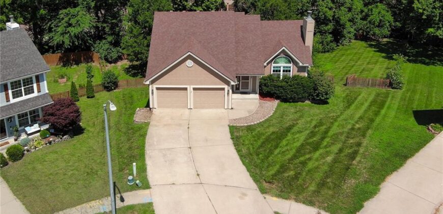 604 Hawthorne Place, Liberty, MO 64068