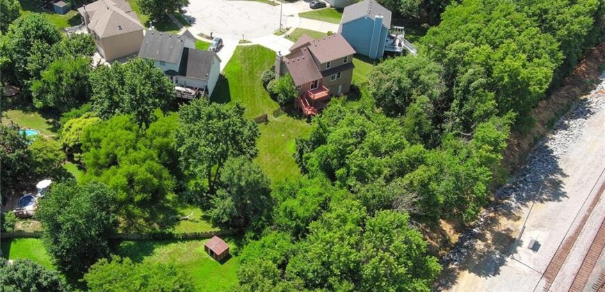 604 Hawthorne Place, Liberty, MO 64068