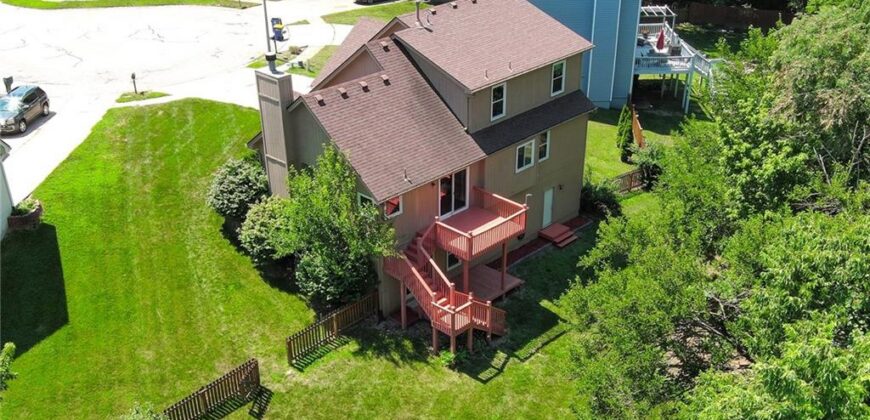 604 Hawthorne Place, Liberty, MO 64068