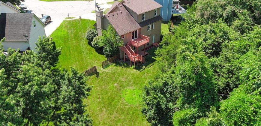 604 Hawthorne Place, Liberty, MO 64068