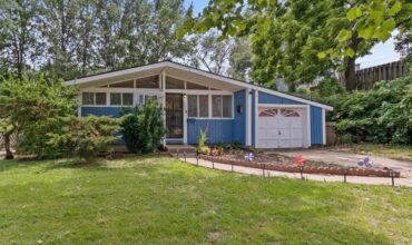 1907 NE 57th Street, Gladstone, MO 64118