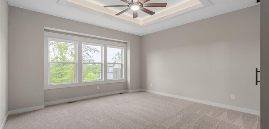 5794 NW Black Oak Court, Parkville, MO 64152