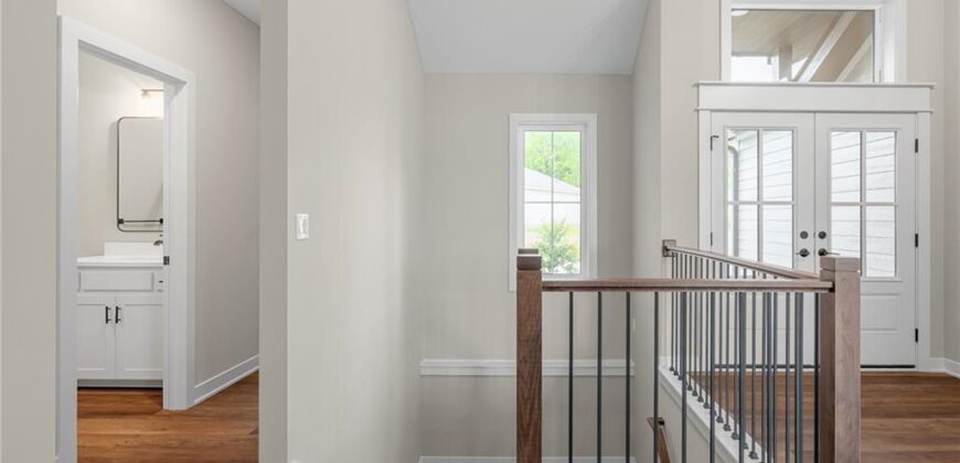 5794 NW Black Oak Court, Parkville, MO 64152