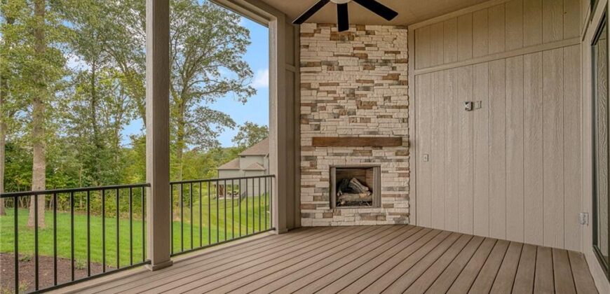 5794 NW Black Oak Court, Parkville, MO 64152