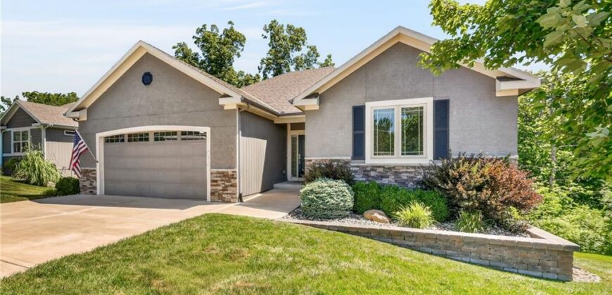 6229 N Green Hills Lane, Kansas City, MO 64151