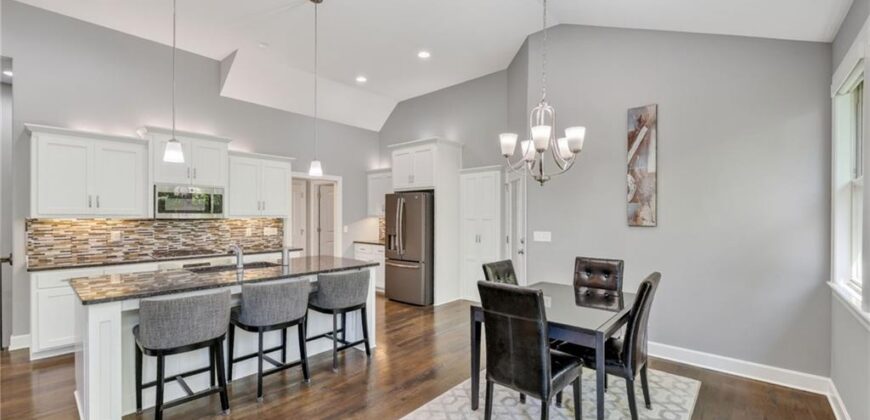 6229 N Green Hills Lane, Kansas City, MO 64151