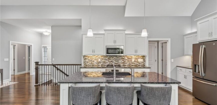6229 N Green Hills Lane, Kansas City, MO 64151