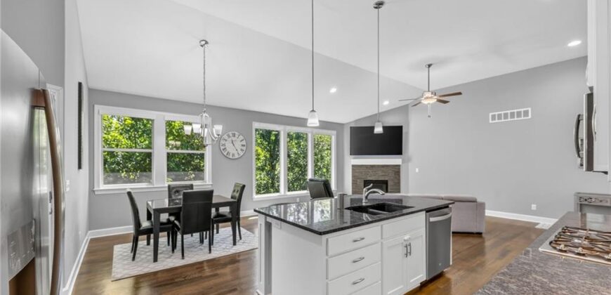 6229 N Green Hills Lane, Kansas City, MO 64151