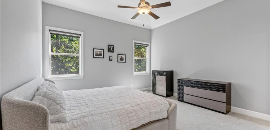 6229 N Green Hills Lane, Kansas City, MO 64151