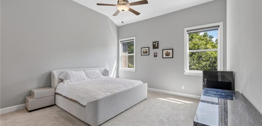 6229 N Green Hills Lane, Kansas City, MO 64151