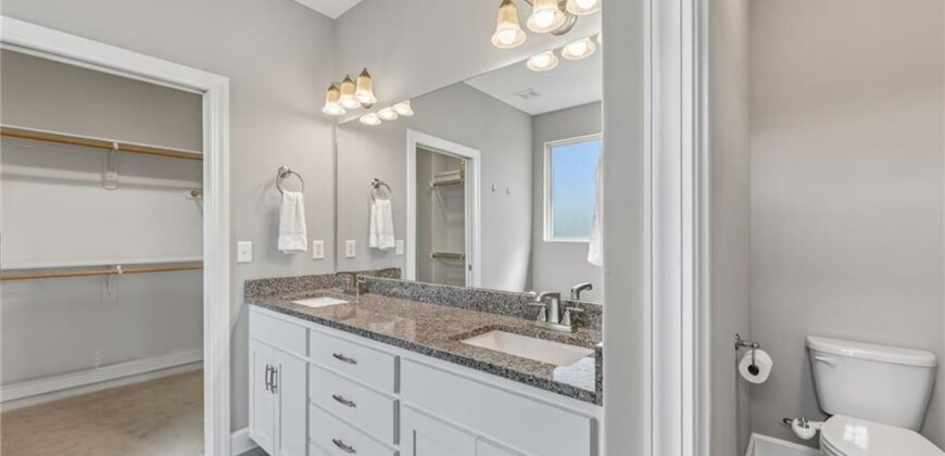 6229 N Green Hills Lane, Kansas City, MO 64151