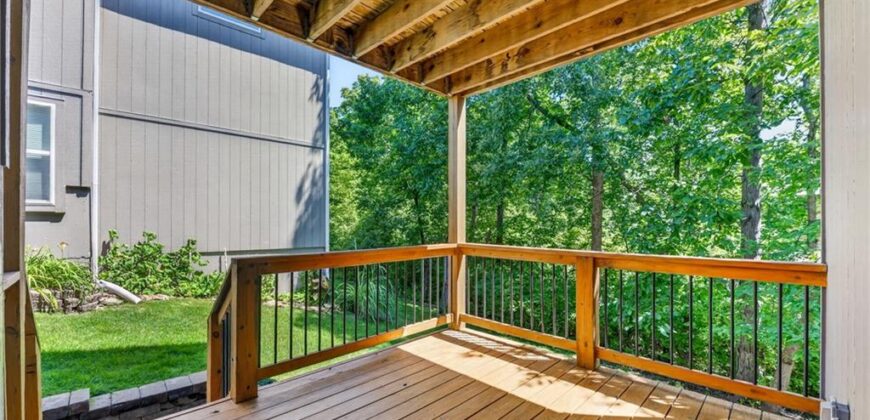6229 N Green Hills Lane, Kansas City, MO 64151