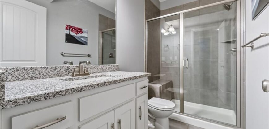 6229 N Green Hills Lane, Kansas City, MO 64151
