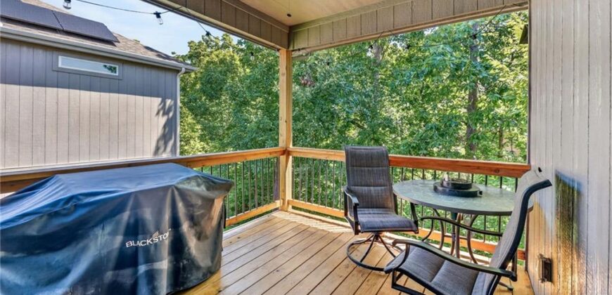 6229 N Green Hills Lane, Kansas City, MO 64151