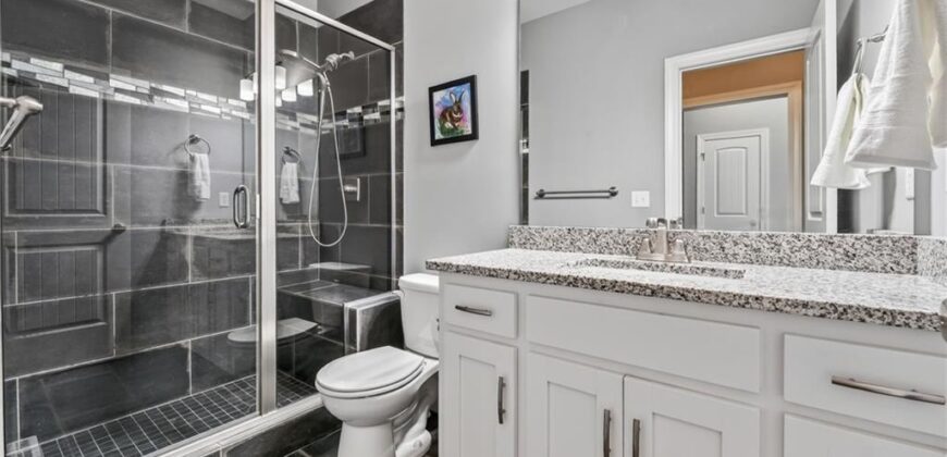 6229 N Green Hills Lane, Kansas City, MO 64151