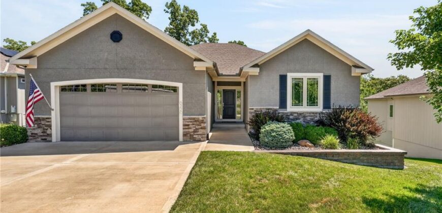 6229 N Green Hills Lane, Kansas City, MO 64151