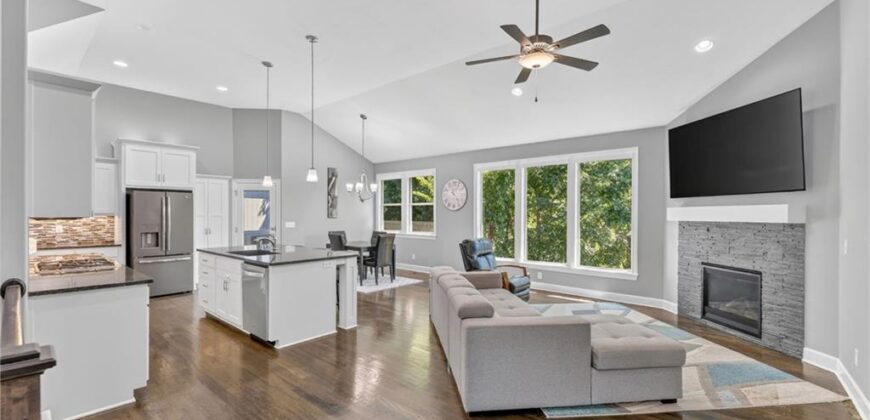 6229 N Green Hills Lane, Kansas City, MO 64151